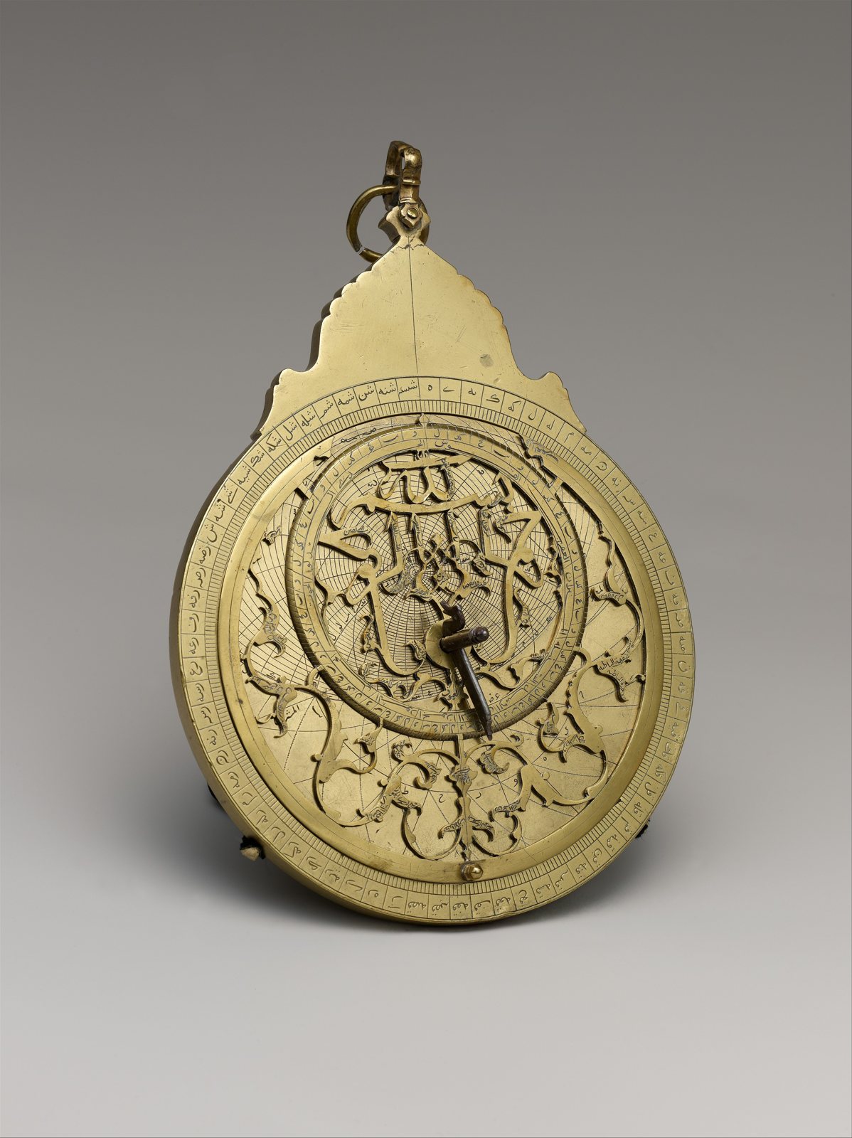 Brass planispheric astrolabe made in Persia in 1654, with a degree scale divided in sixtieths around the rim
