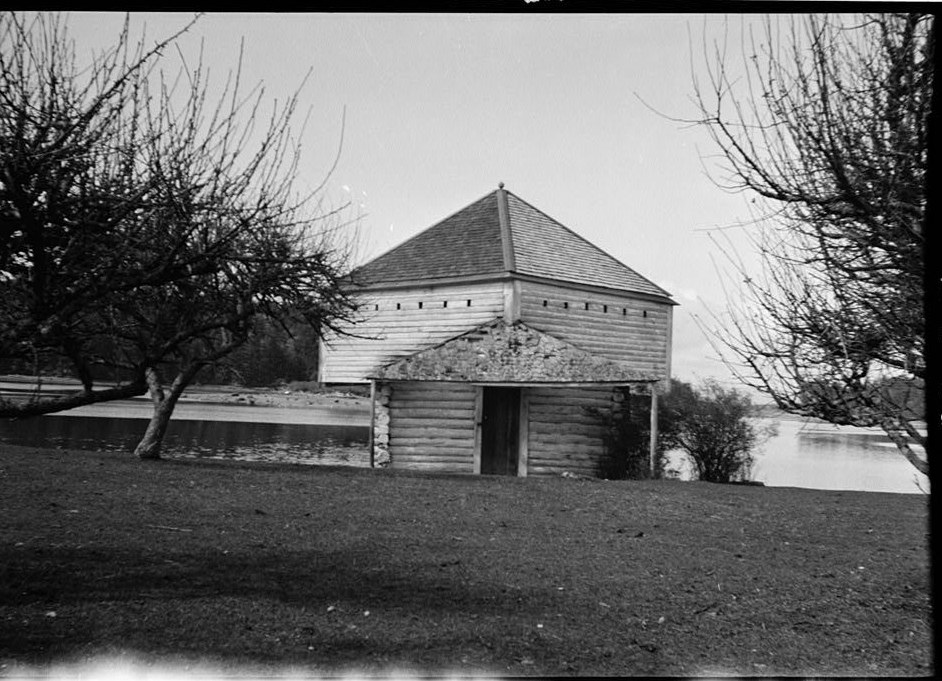 Photo: the Royal Marines' blockhouse at English Camp on Garrison Bay, Historic American Buildings Survey, Library of Congress Prints & Photographs Division, no known restrictions
